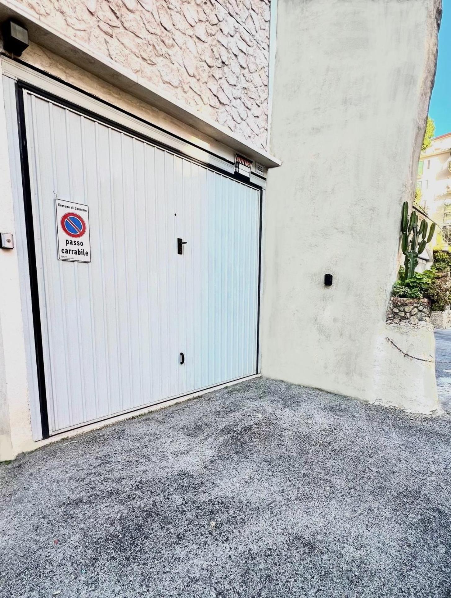Il Giardino Del Comandante - Trilocale Con Garage Apartment Сан Ремо Екстериор снимка